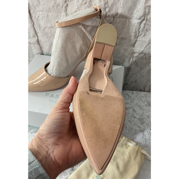 Pashion Footwear 7.5 The D'Orsay 4" Block Heel, Interchangeable Heels Sand - Picture 6 of 9